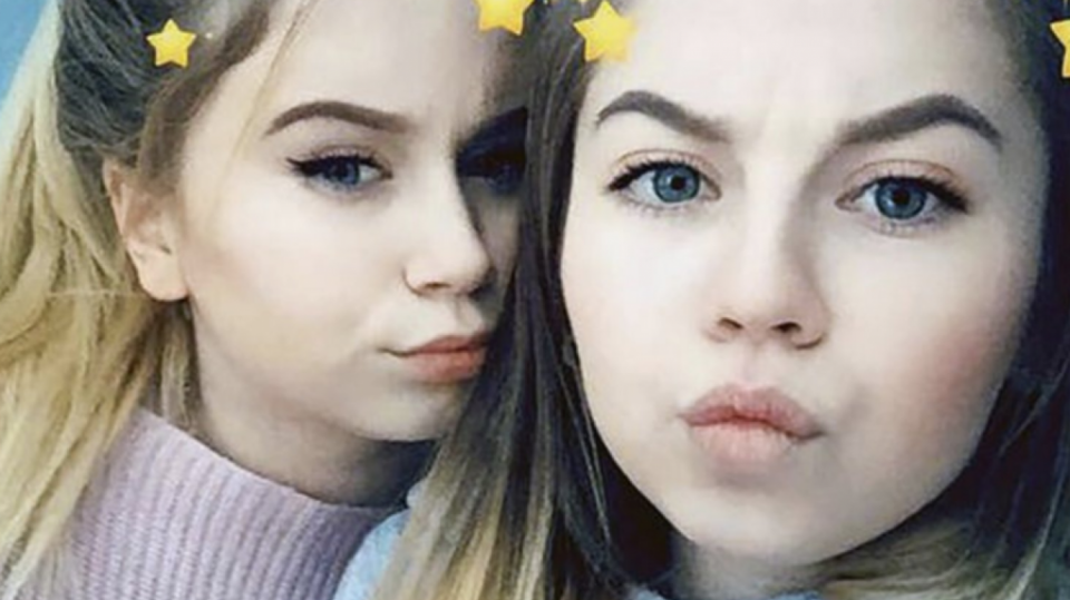 Dvě ruské dívky napsaly dopis na rozloučenou a poté skočily z desátého patra. Na vině má být internetová hra Modrá velryba